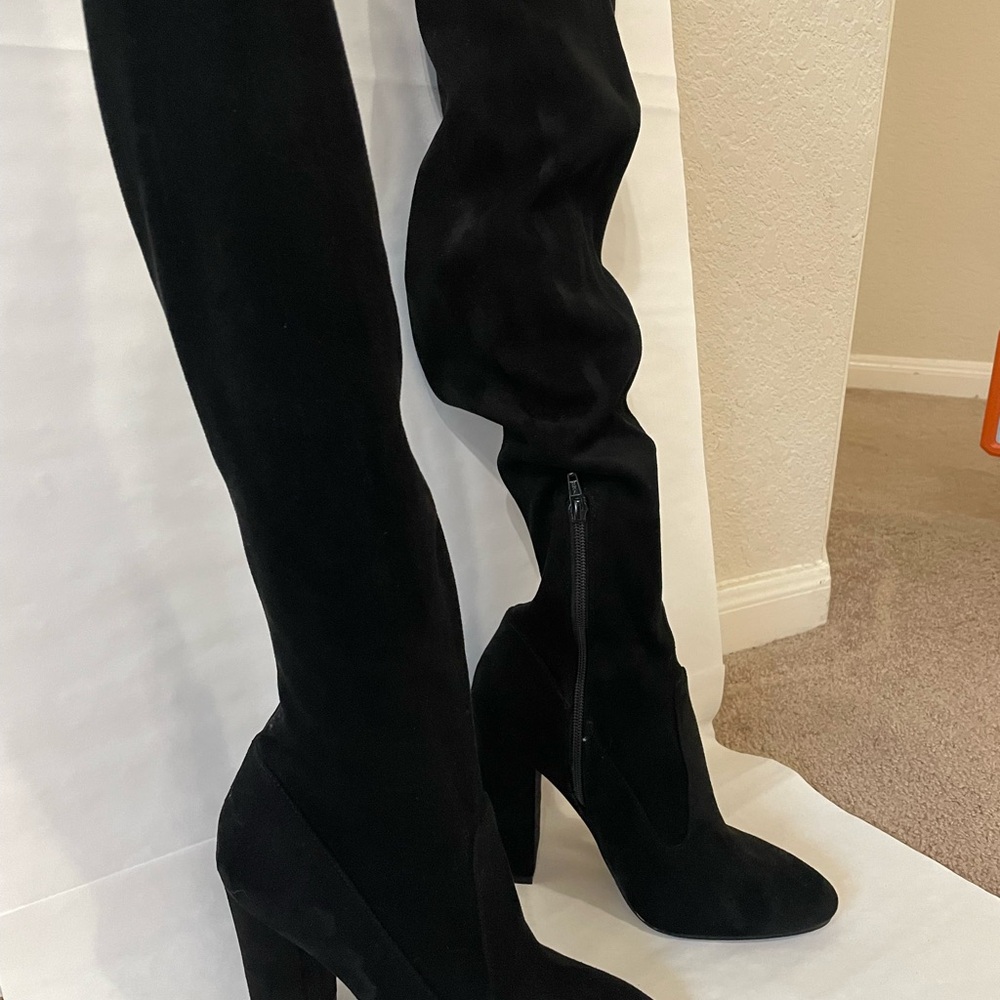 Boots - Picture 2 of 5